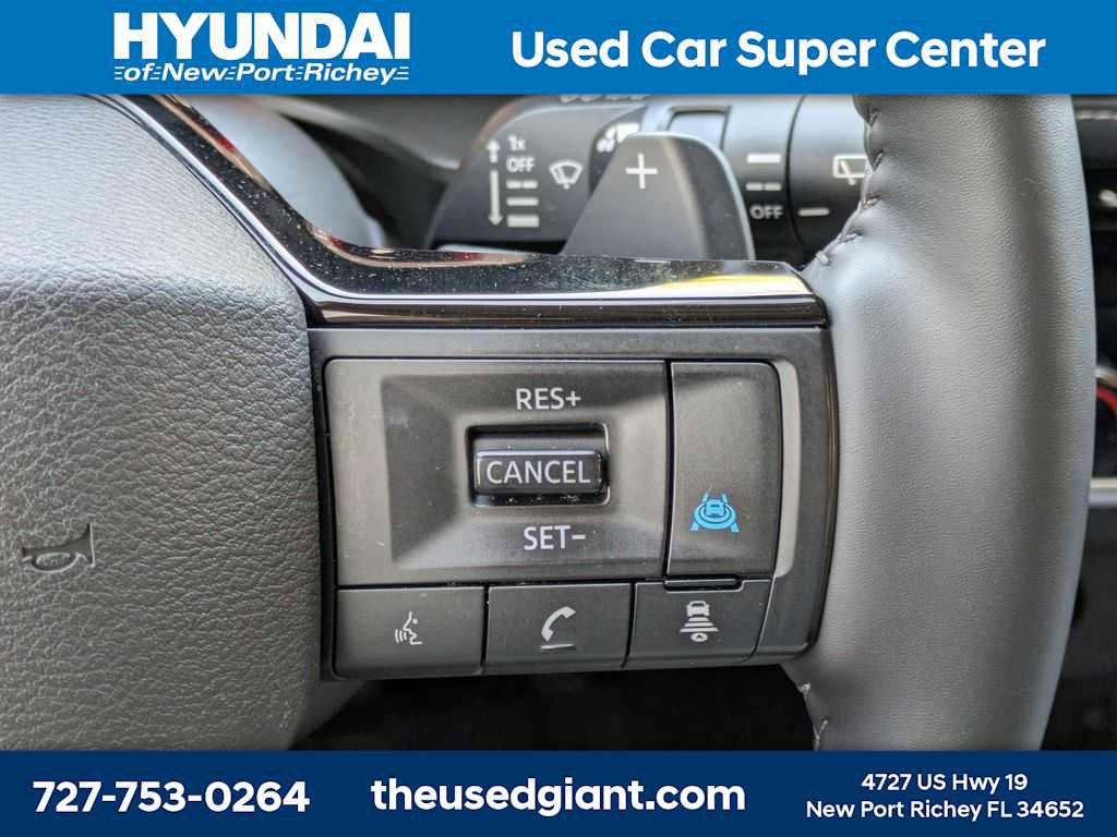 Used 2025 Nissan Rogue SL image 36