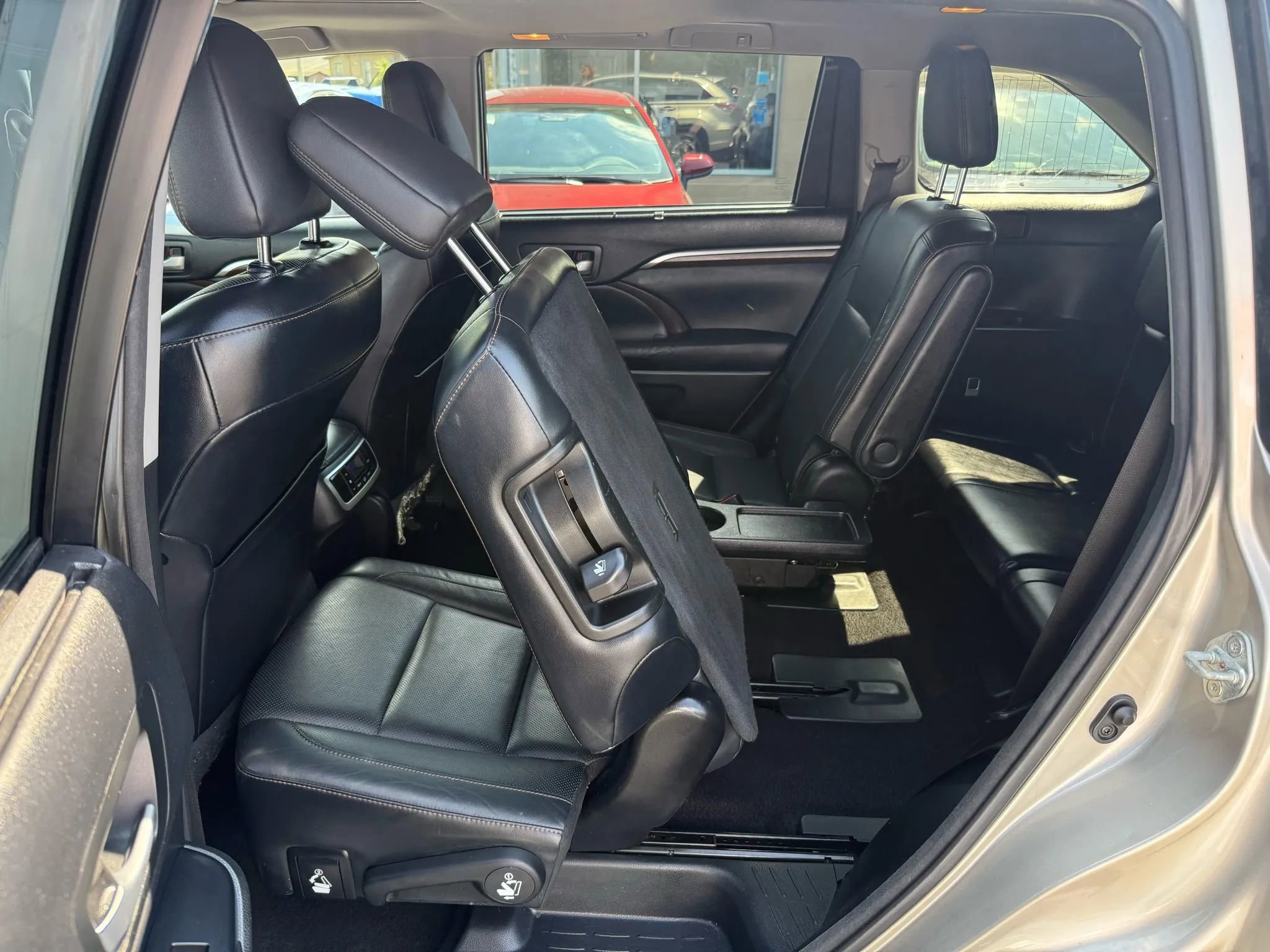 Used 2015 Toyota Highlander Limited AWD/4WD image 18