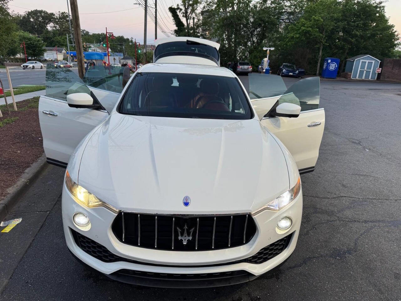 Used 2018 Maserati Levante image 8