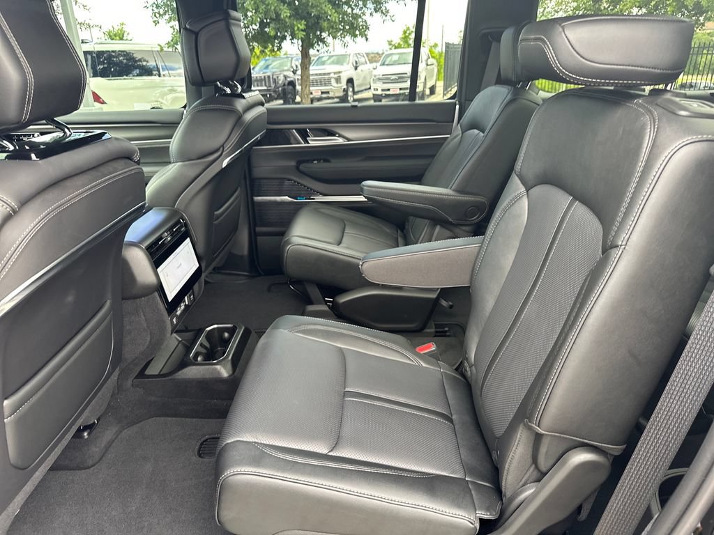 New 2026 Jeep Grand Wagoneer L Summit AWD/4WD image 33