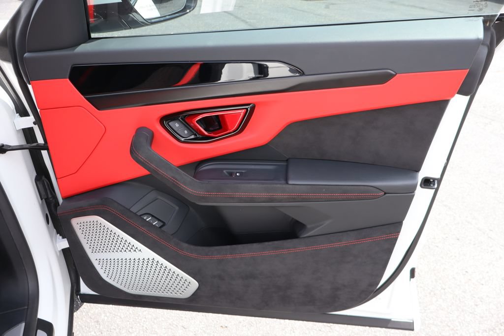 Used 2024 Lamborghini Urus S AWD/4WD image 30