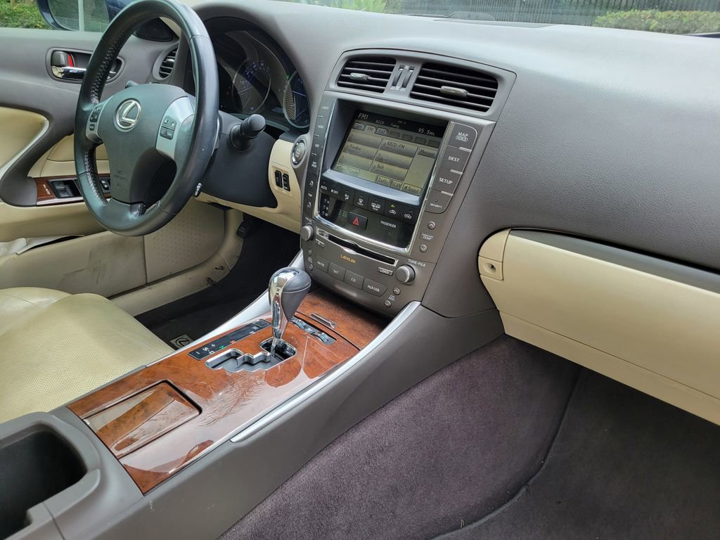 Used 2011 Lexus IS 250 w/ Premium Pkg Value Edition RWD image 10