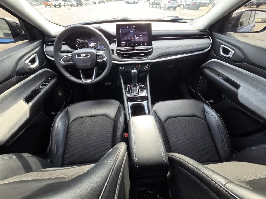 Used 2022 Jeep Compass Latitude FWD image 14