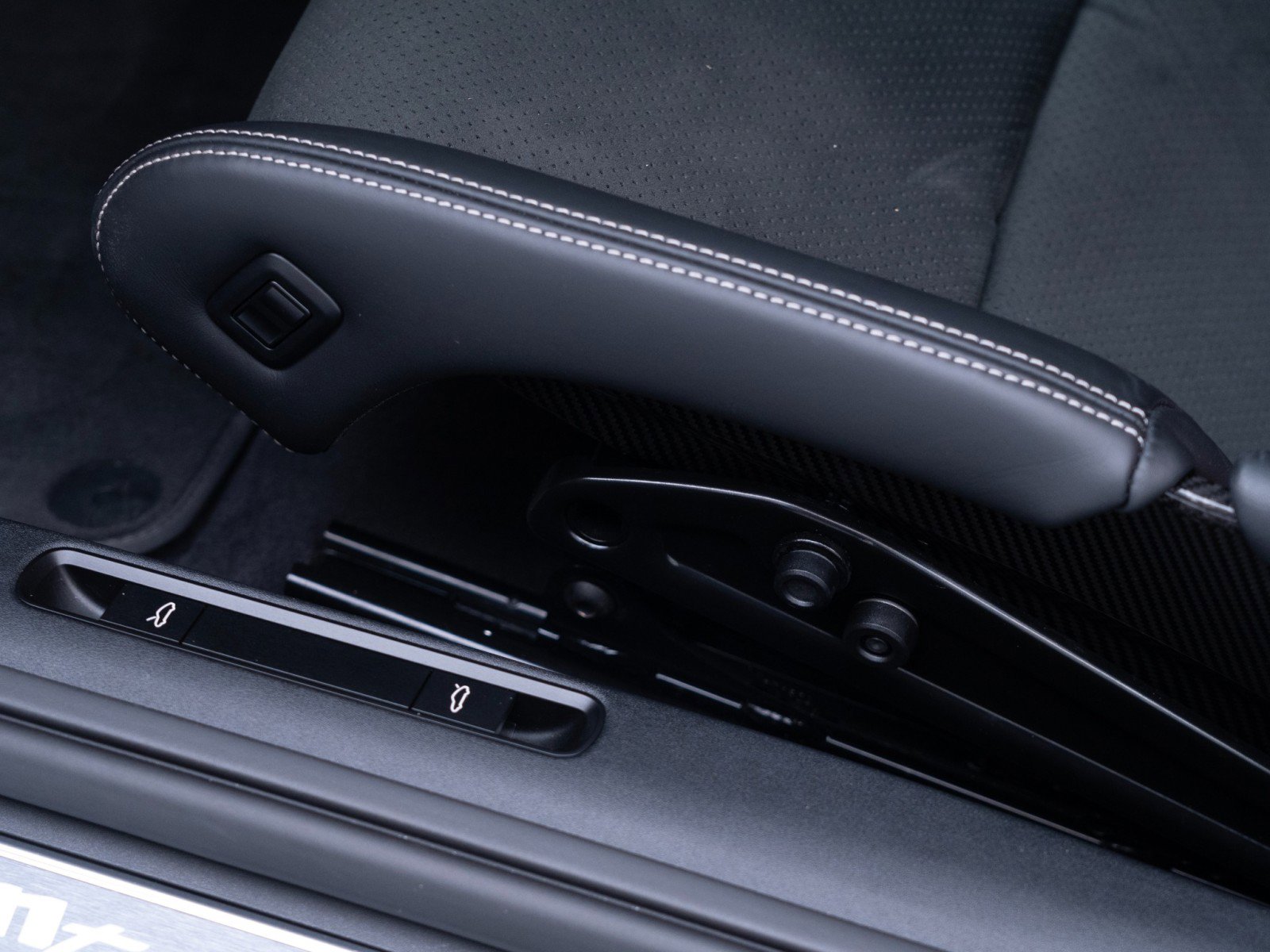 Certified 2025 Porsche 911 Turbo AWD/4WD image 15