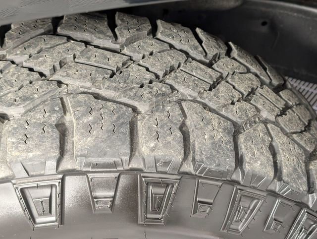 Used 2018 Toyota Tundra Limited w/ Limited Premium Package image 9