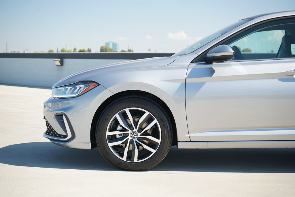 New 2026 Volkswagen Jetta SE FWD image 2