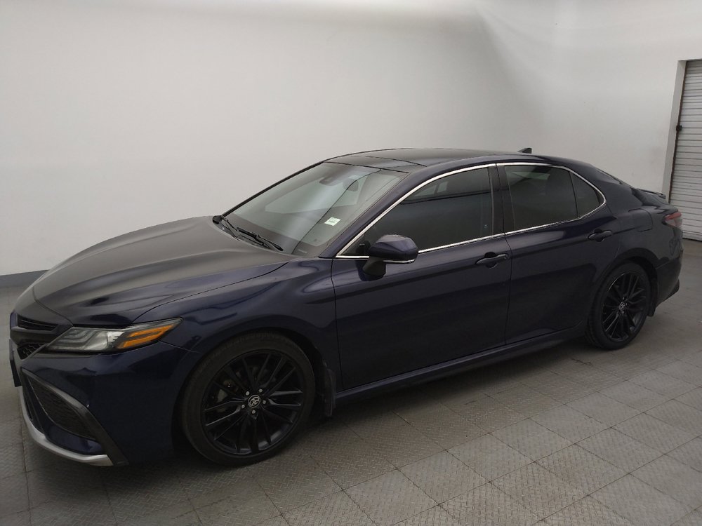 Used 2022 Toyota Camry XSE FWD image 2