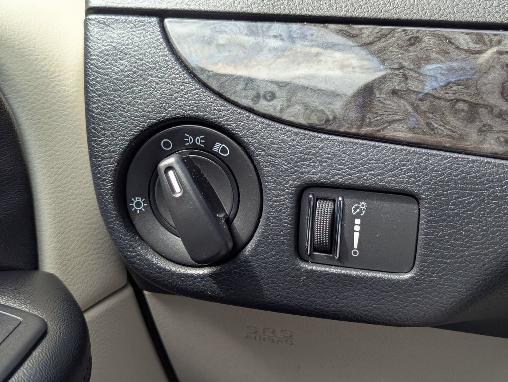 Used 2019 Dodge Grand Caravan SE w/ UConnect Hands-Free Group FWD image 13