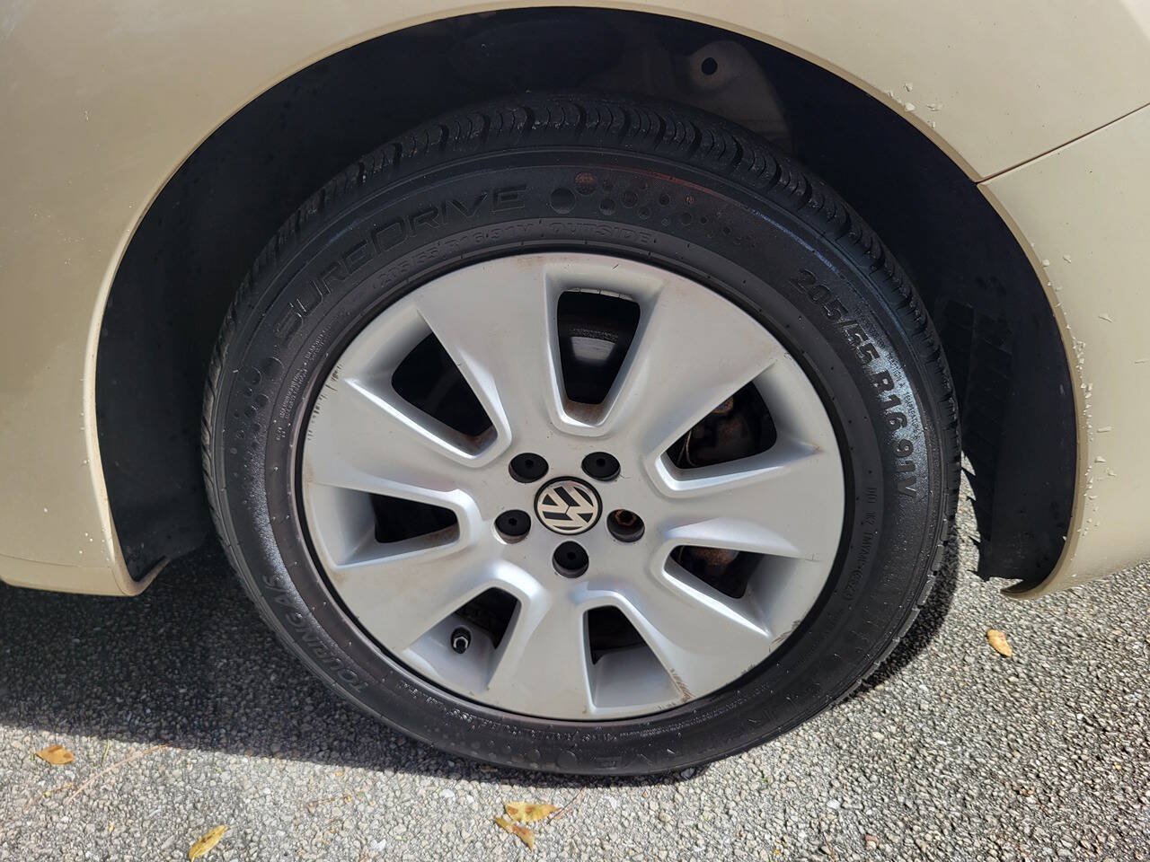 Used 2008 Volkswagen Beetle S FWD image 13