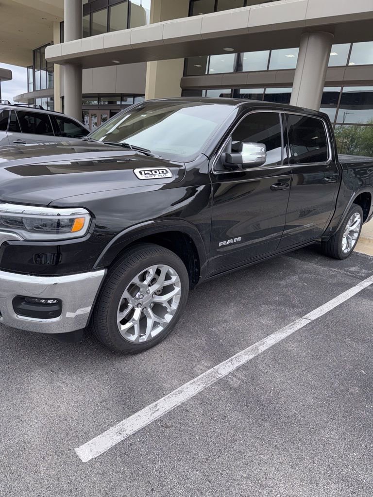 Used 2025 RAM 1500 Limited AWD/4WD image 2