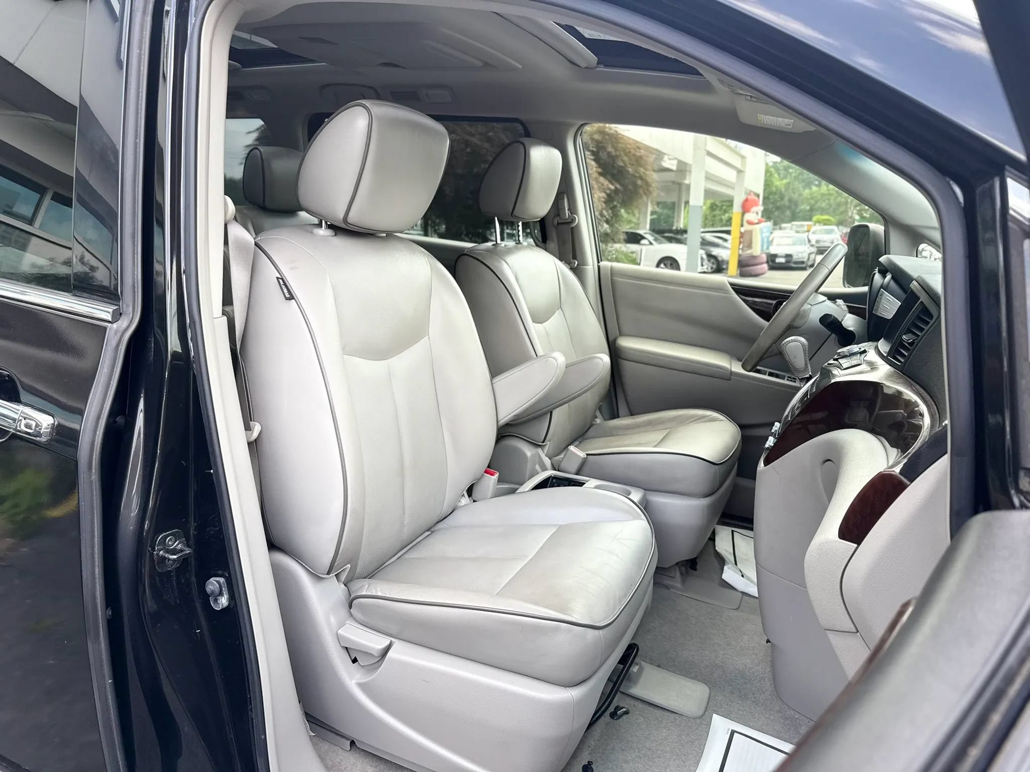 Used 2012 Nissan Quest SL w/ Bose Pkg FWD image 40