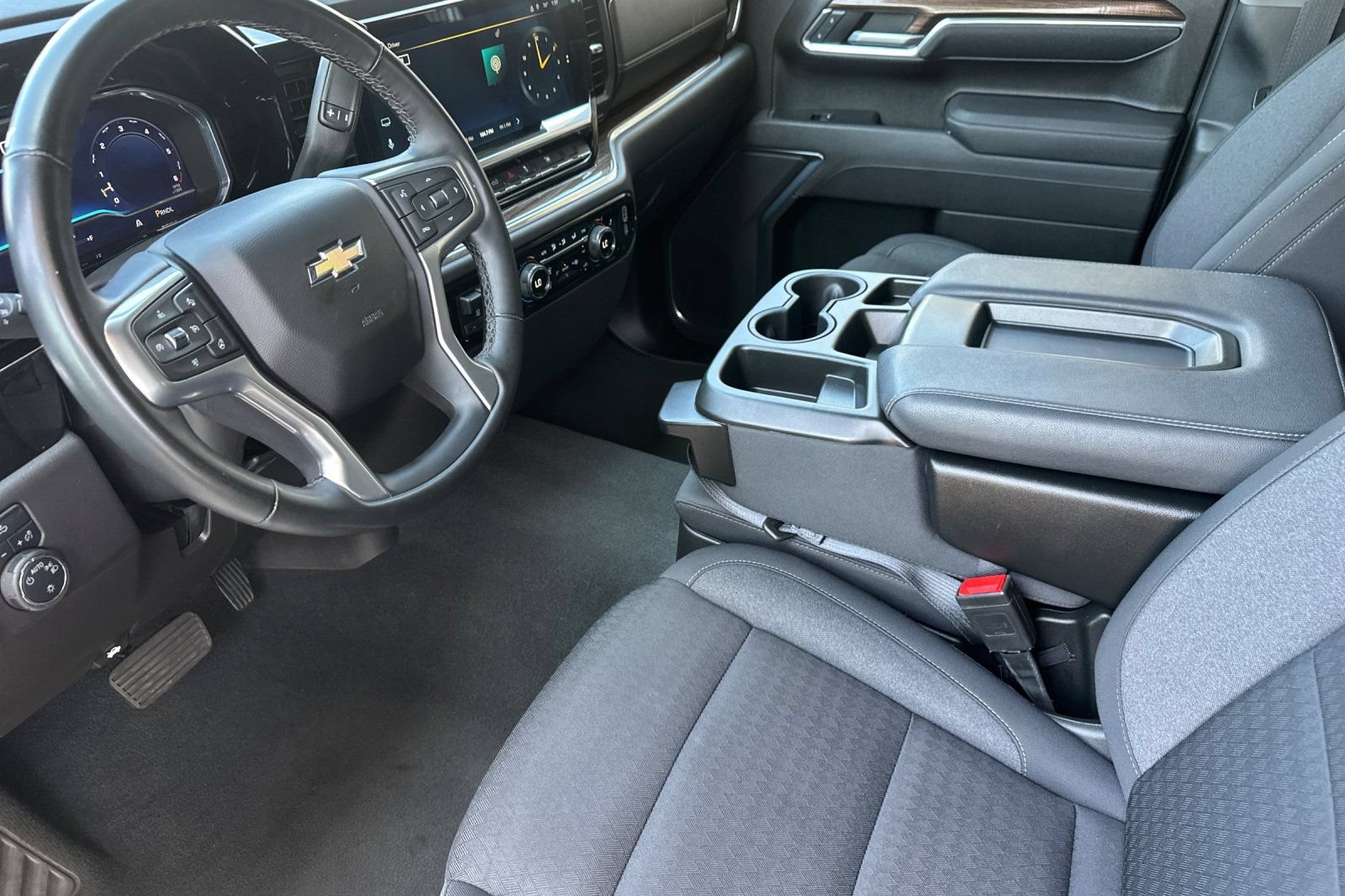 Used 2025 Chevrolet Silverado 1500 LT RWD image 10