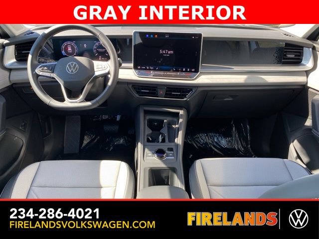 New 2025 Volkswagen Tiguan SE image 2