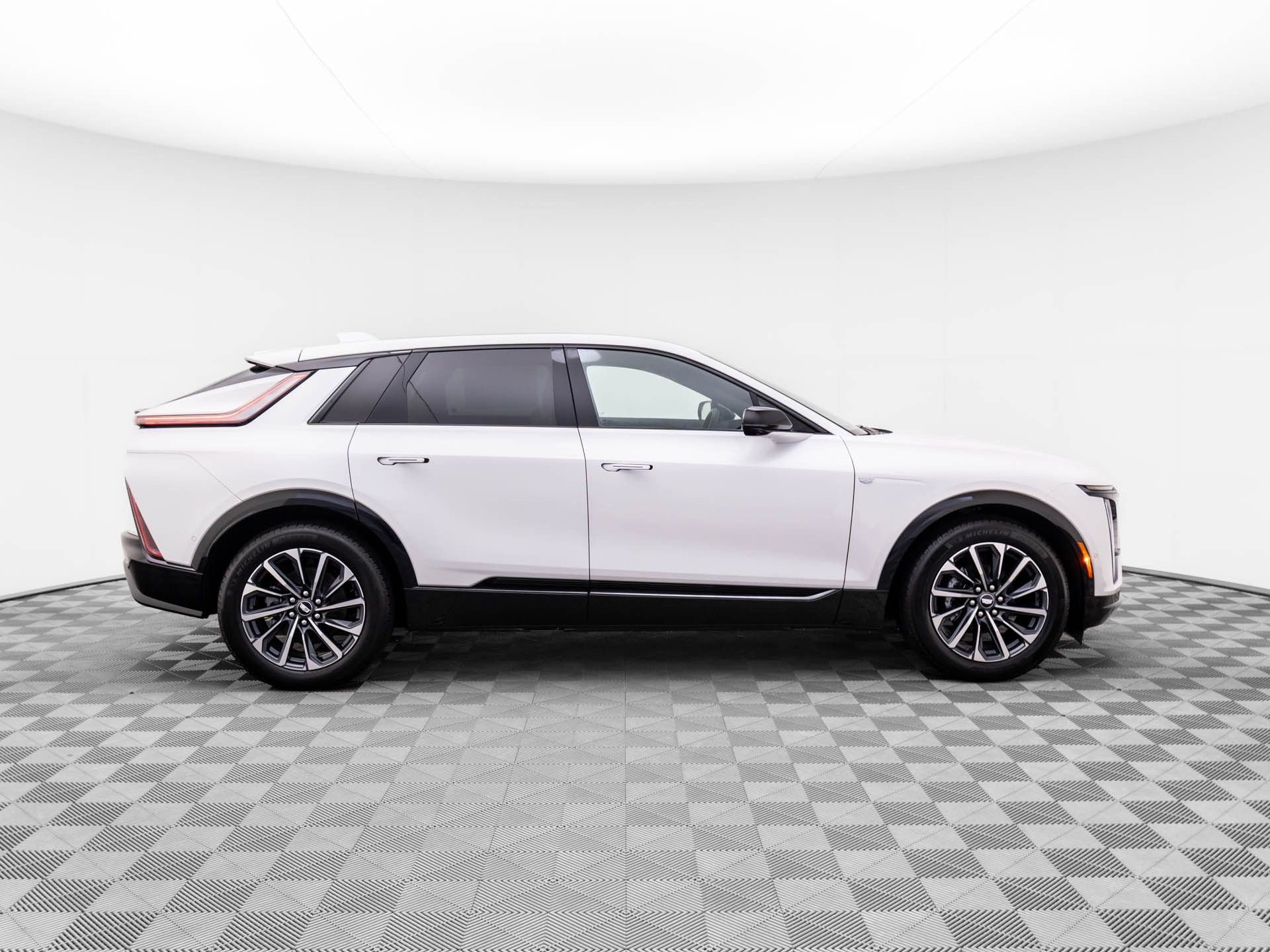 New 2026 Cadillac Lyriq Sport image 7