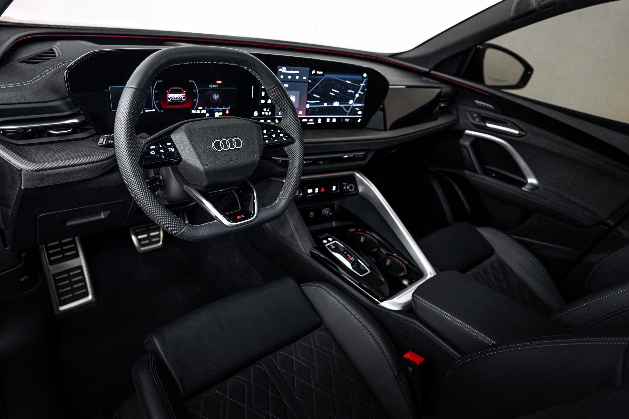Certified 2025 Audi SQ5 Premium Plus w/ Premium Plus Package AWD/4WD image 10