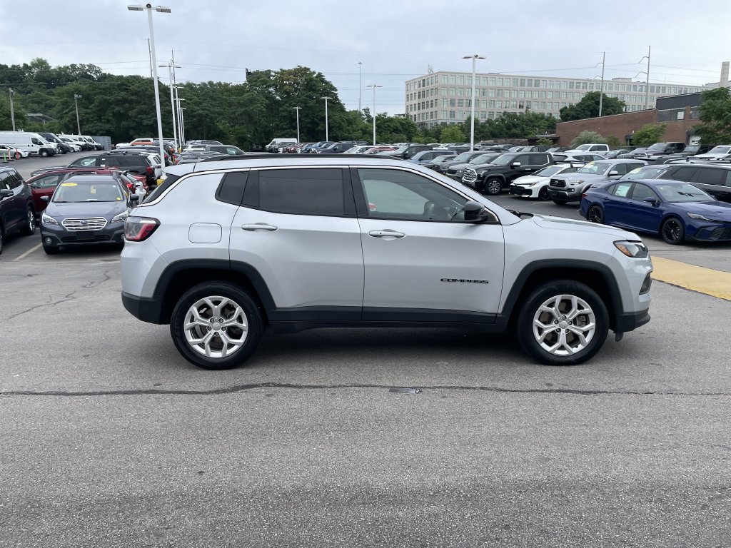 Used 2024 Jeep Compass Latitude AWD/4WD image 7
