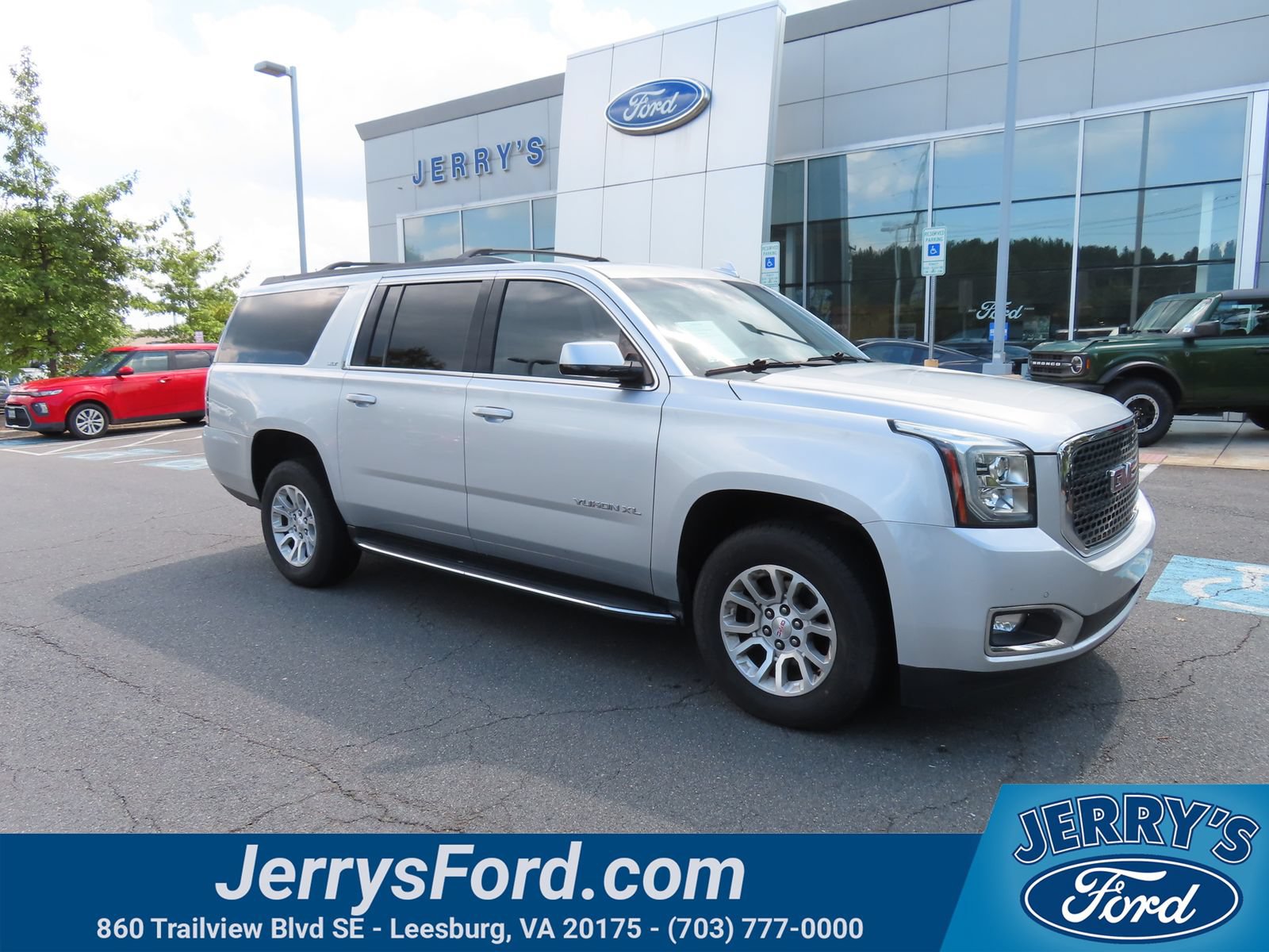 Used 2019 GMC Yukon XL SLT w/ Open Road Package AWD/4WD image 1