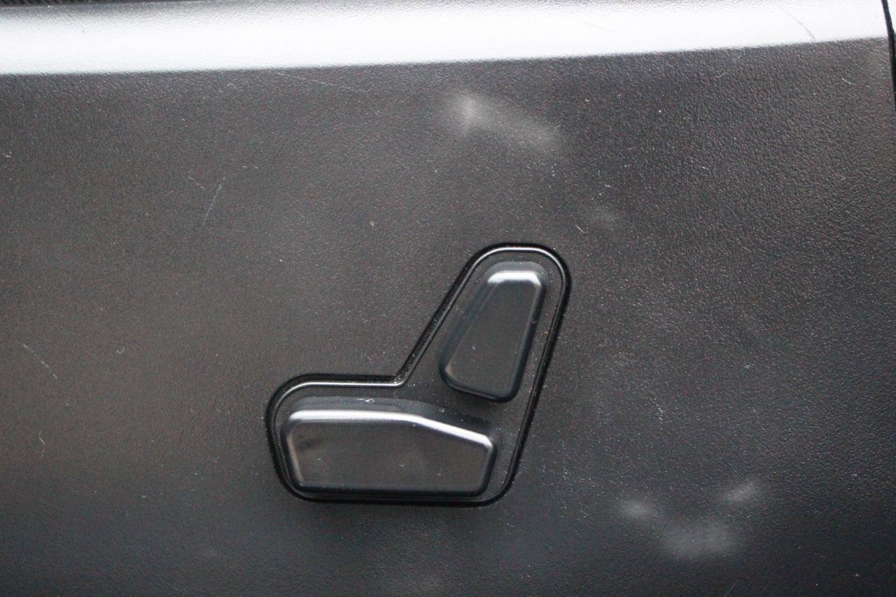 Used 2013 Chrysler 200 Limited FWD image 15