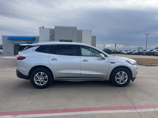 Used 2018 Buick Enclave Essence image 6