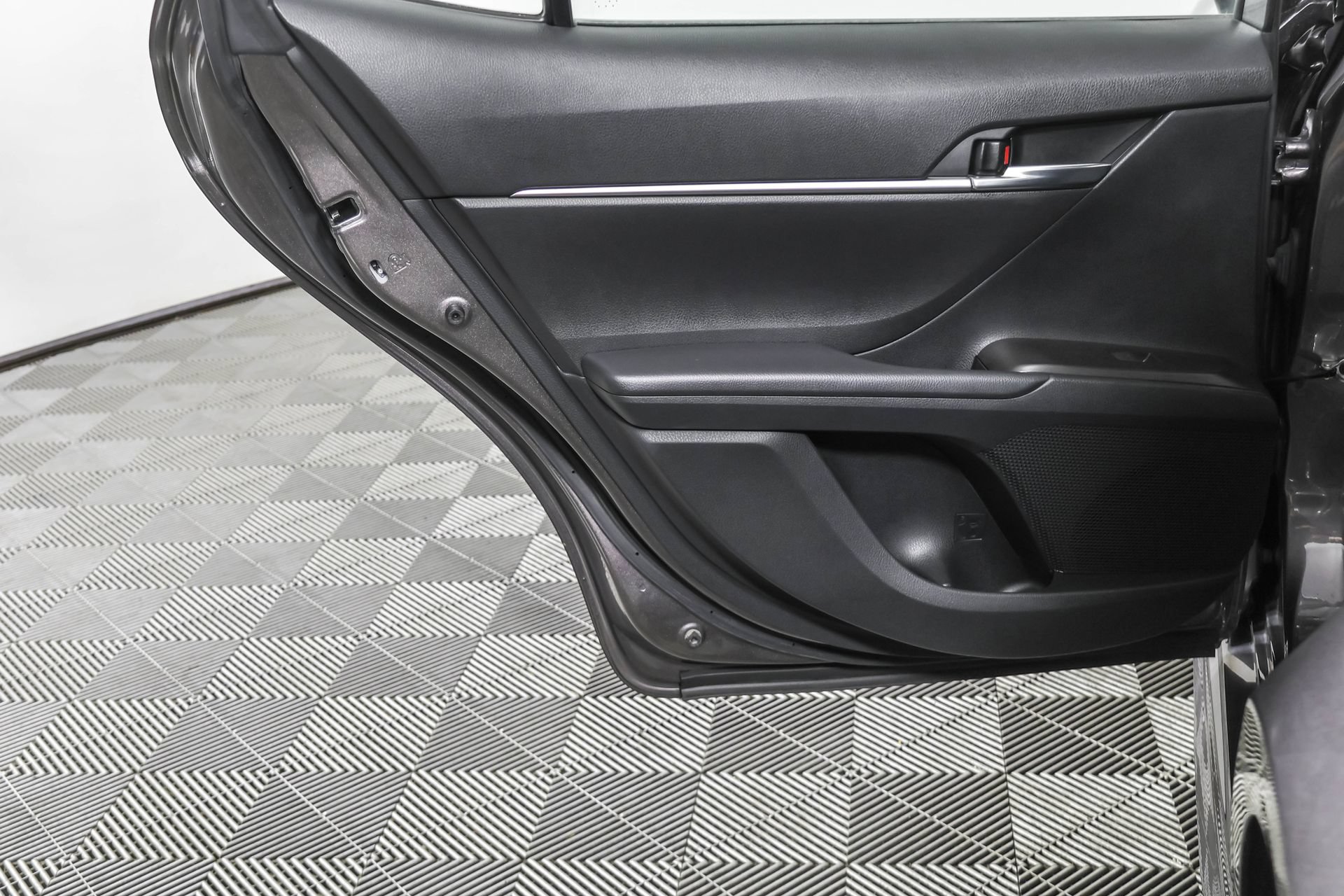 Used 2022 Toyota Camry SE FWD image 37
