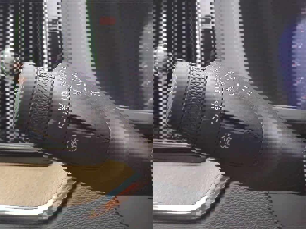 Certified 2026 Volvo XC60 B5 Plus w/ Protection Package Premier image 27