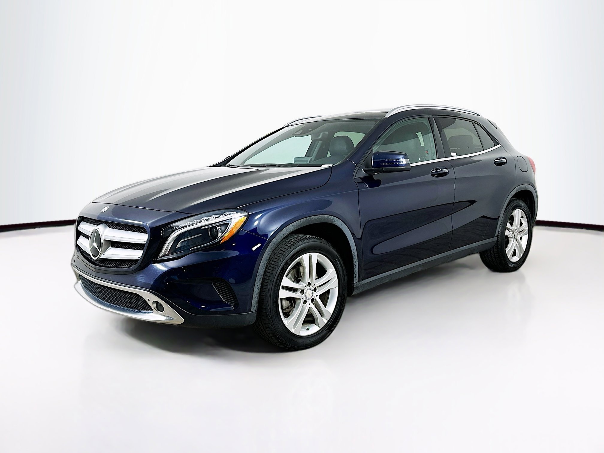 Used 2017 Mercedes-Benz GLA 250 4MATIC image 3