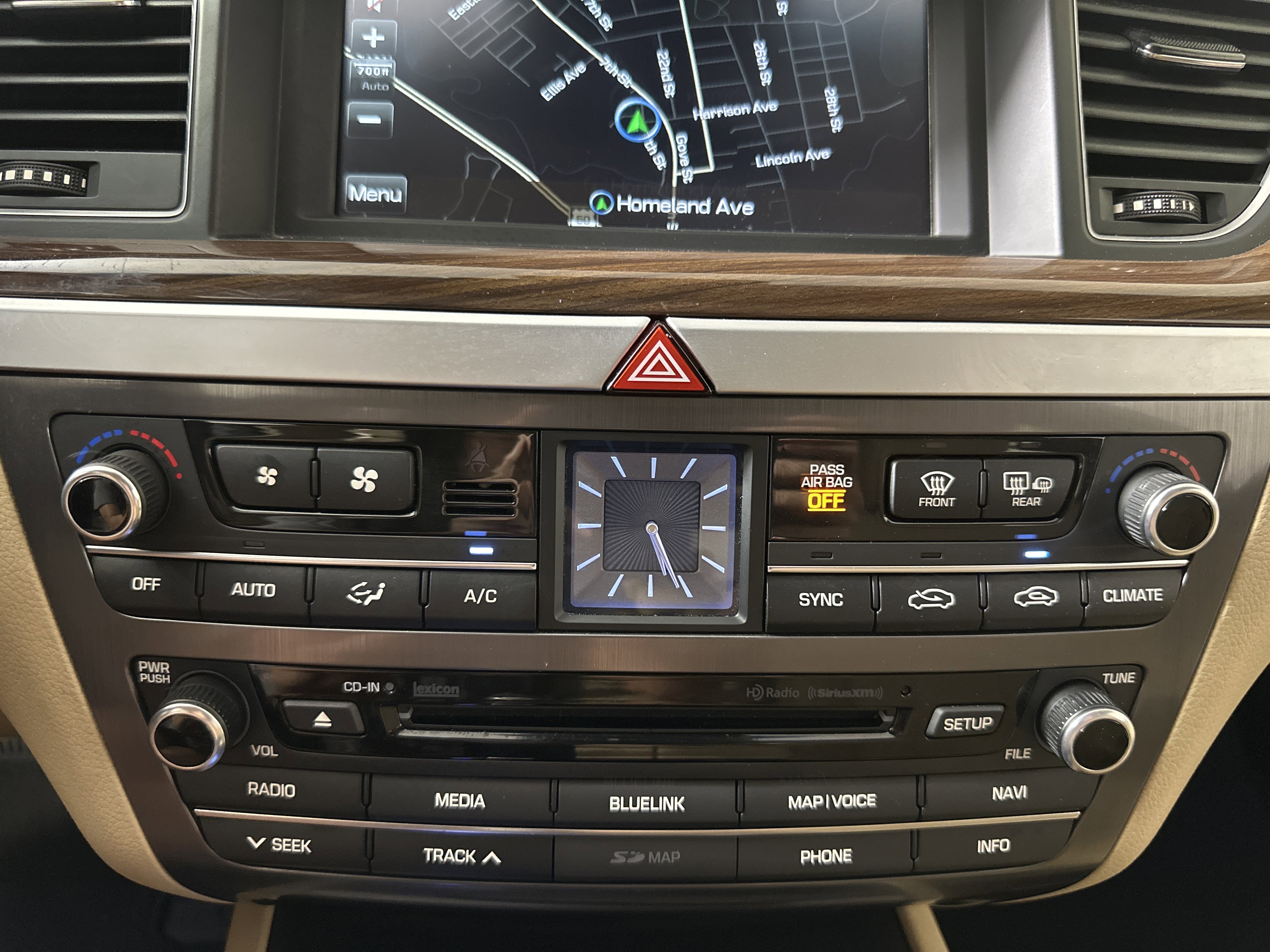 Used 2015 Hyundai Genesis 3.8 w/ Option Group 02 image 17