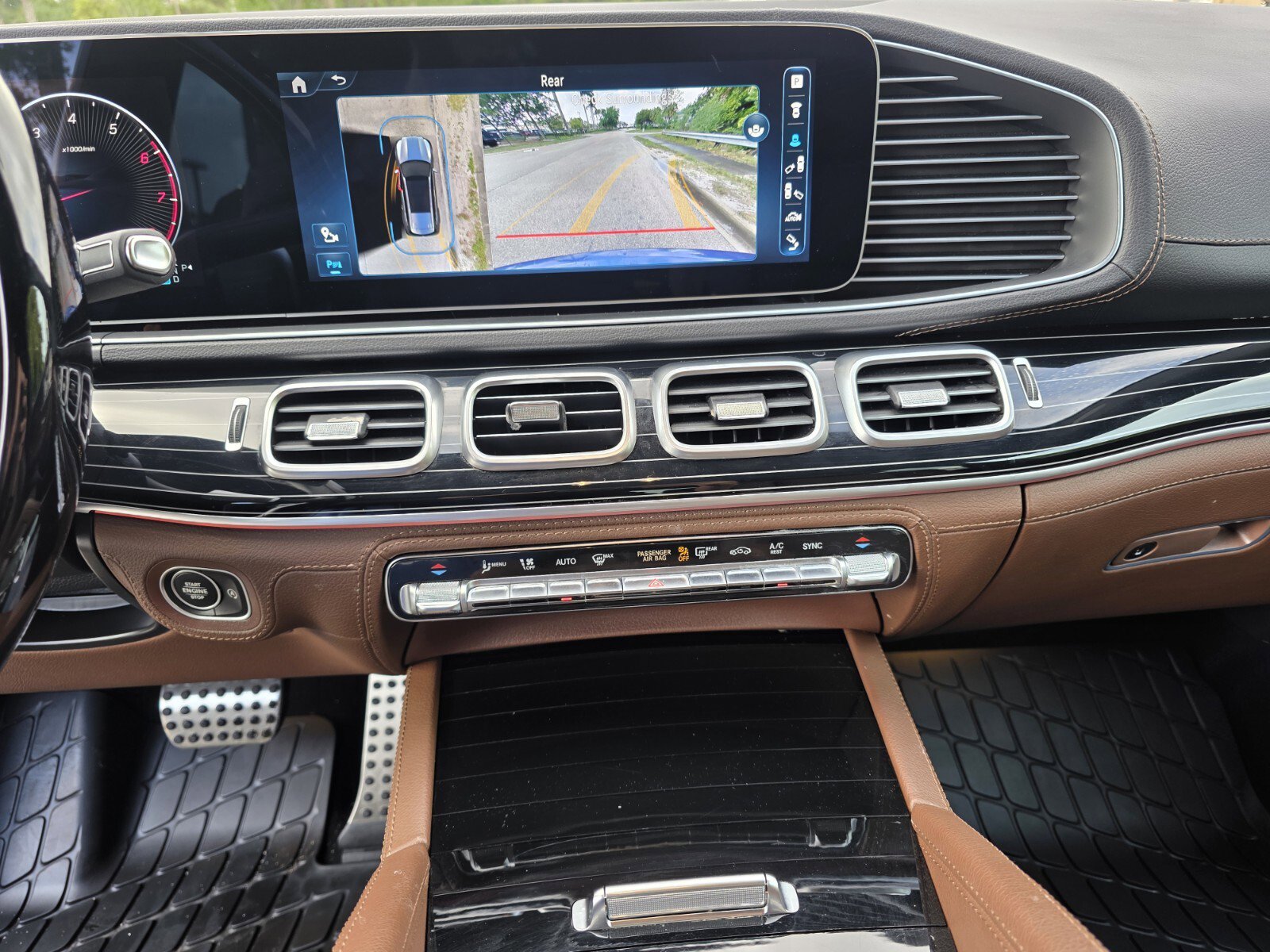 Used 2024 Mercedes-Benz GLS 450 4MATIC image 23