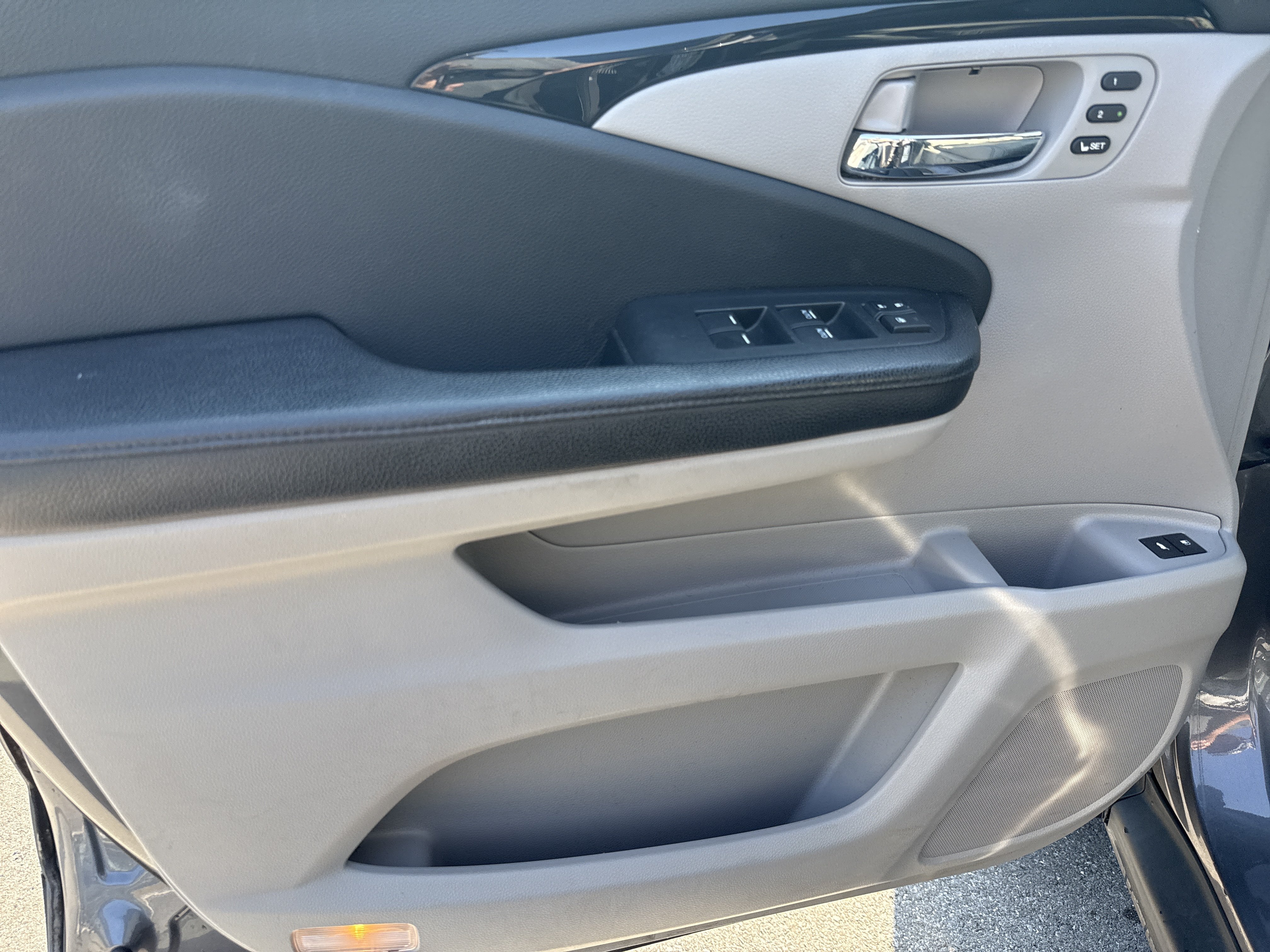 Used 2016 Honda Pilot Touring image 16
