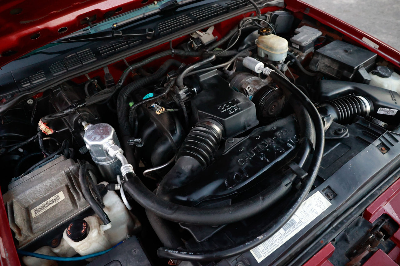 Used 2000 GMC Sonoma SLS w/ SLS Super Spec Pkg 1 image 30