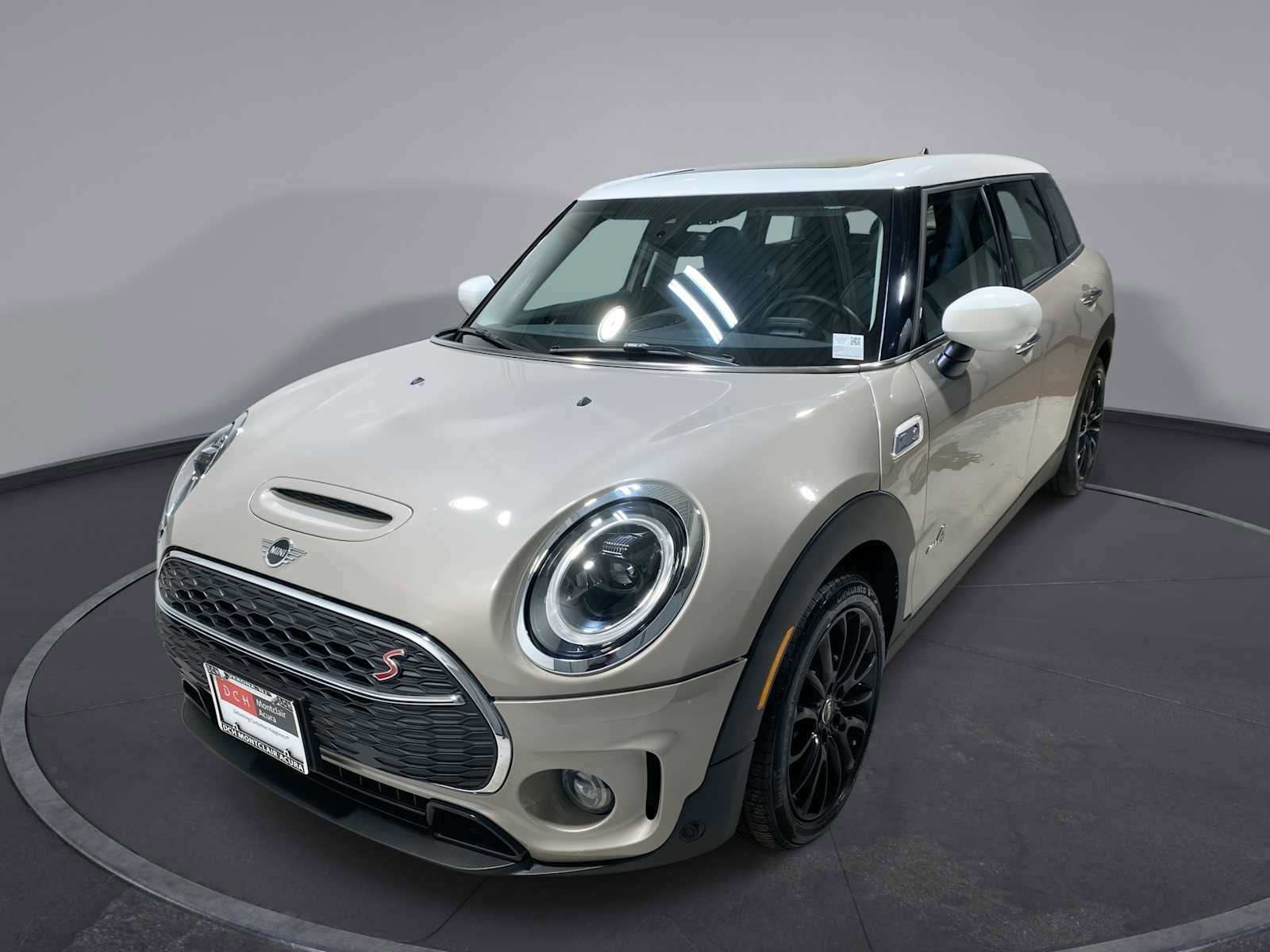 Used 2024 MINI Cooper Clubman S w/ Signature Upholstery Package image 1