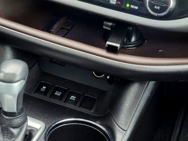 Used 2016 Toyota Highlander Limited Platinum image 19