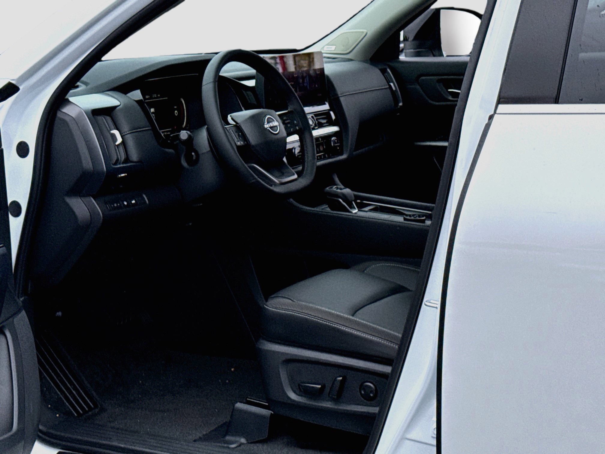 New 2026 Nissan Pathfinder SL AWD/4WD image 4