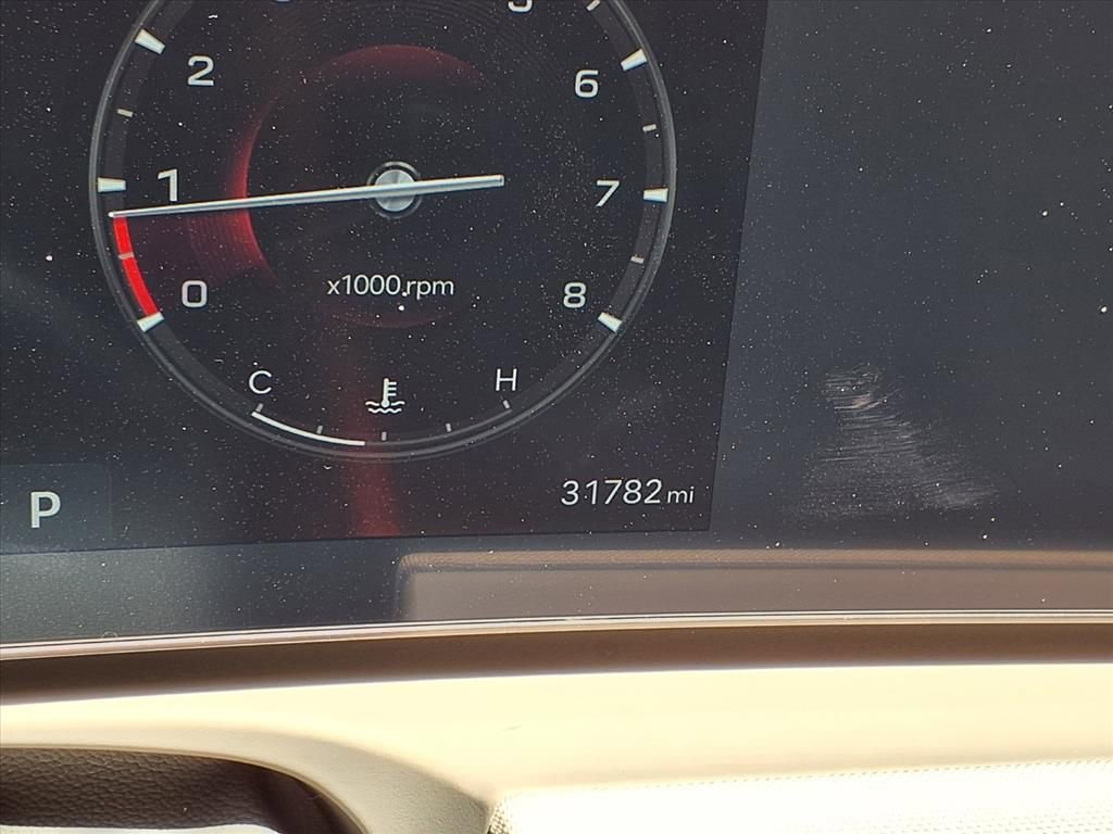 Used 2025 Hyundai Tucson Limited FWD image 32