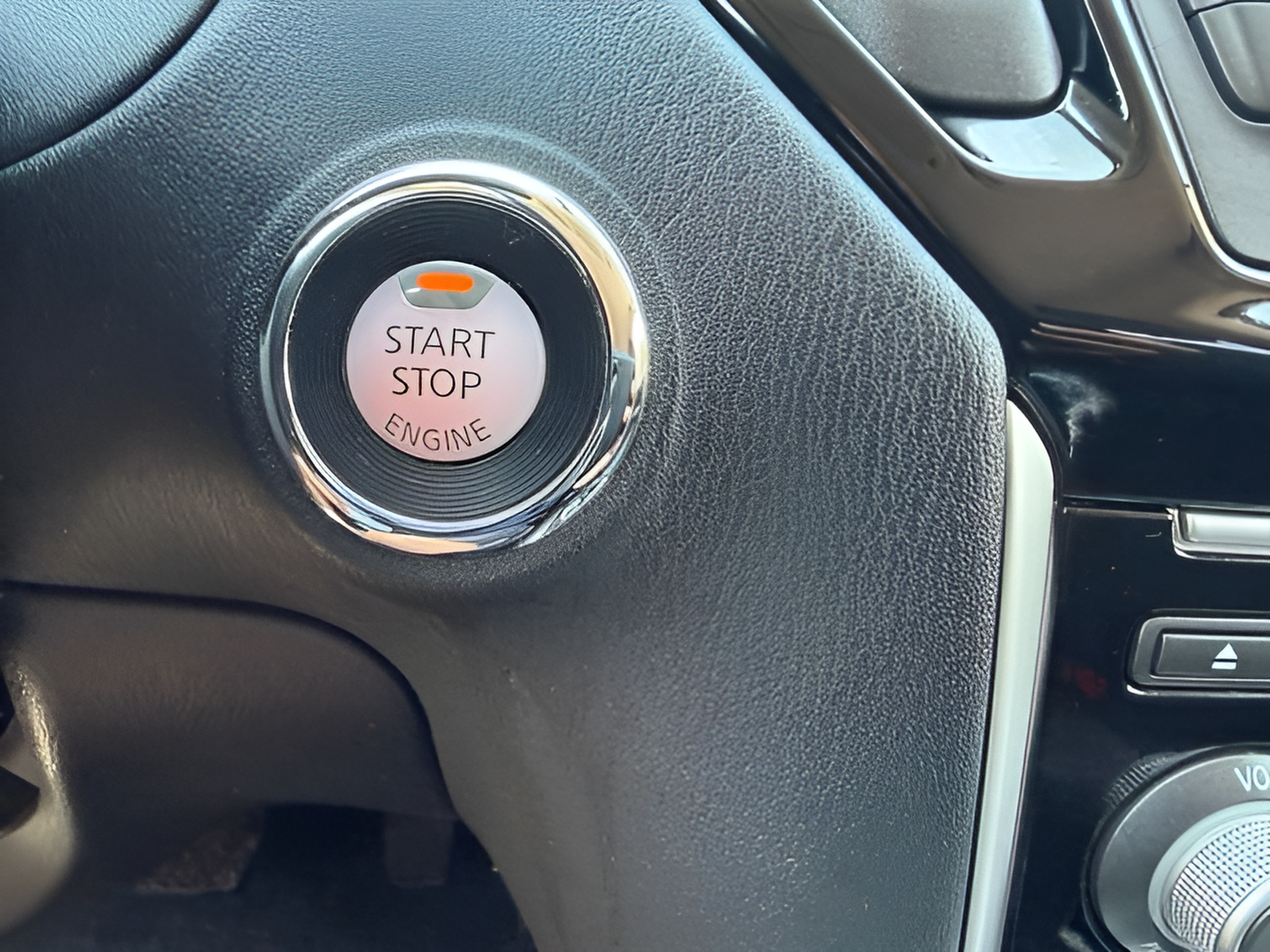 Used 2018 Nissan Pathfinder S AWD/4WD image 21