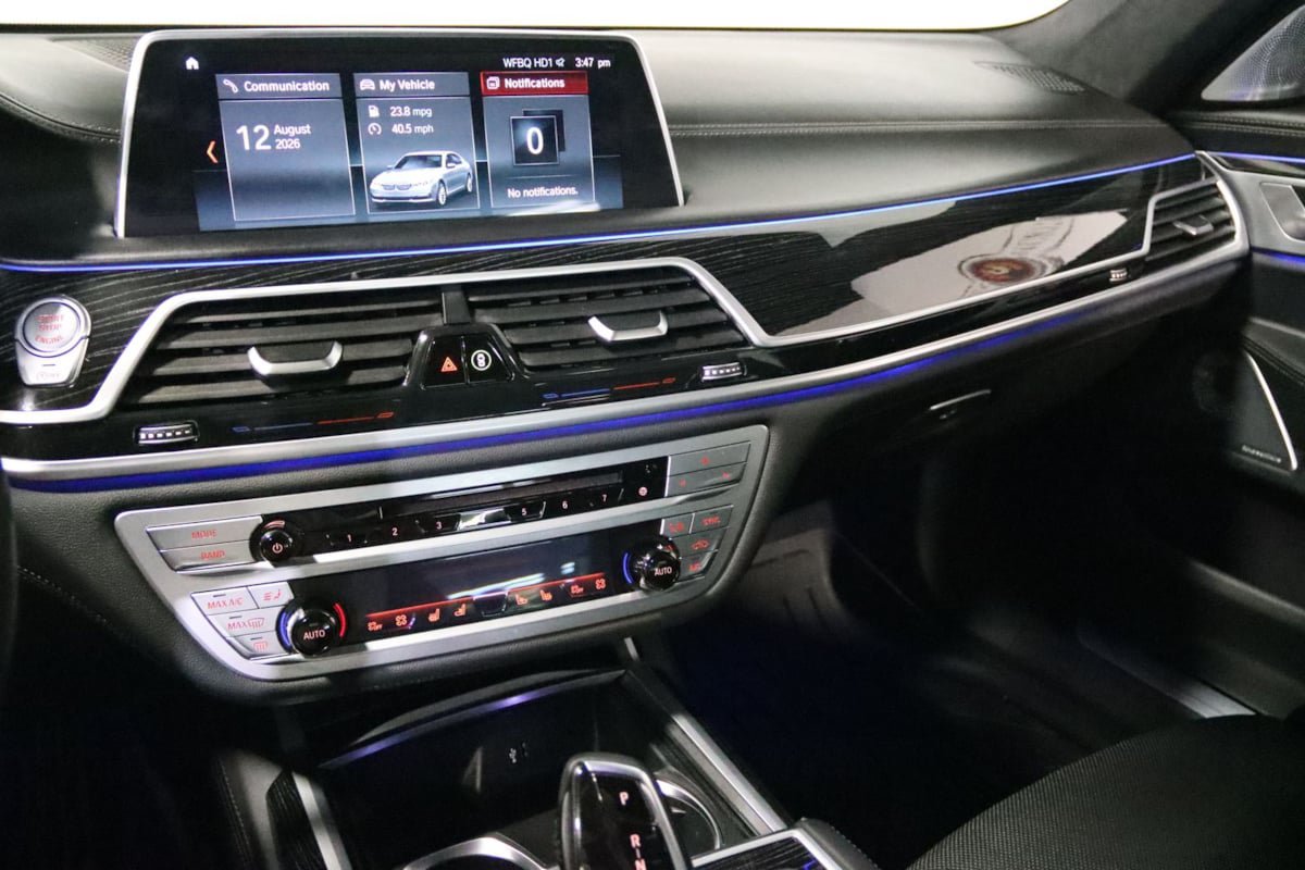 Used 2019 BMW 750i RWD image 53