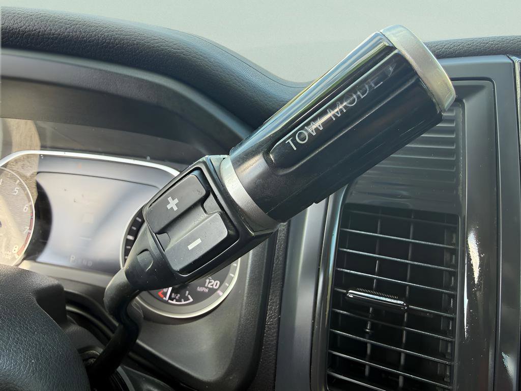 Used 2022 Nissan Titan S image 29