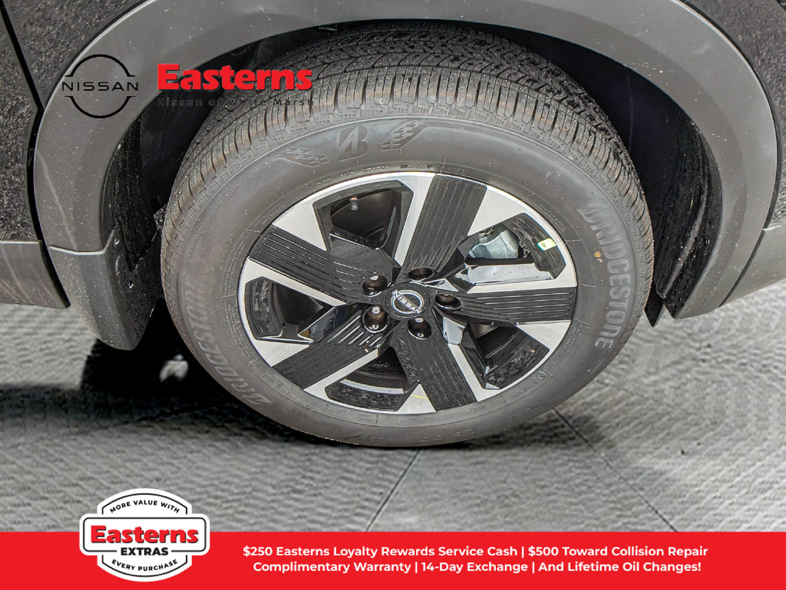 Used 2025 Nissan Kicks SV AWD/4WD image 12