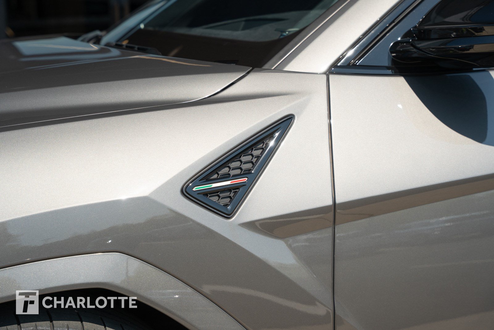 Used 2021 Lamborghini Urus AWD/4WD image 9