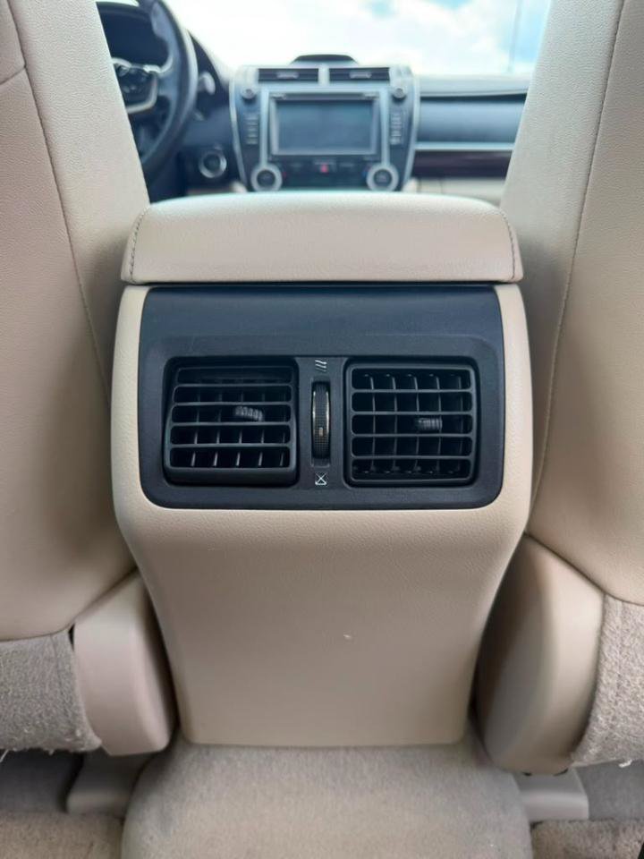 Used 2014 Toyota Camry XLE w/ Leather Package FWD image 26