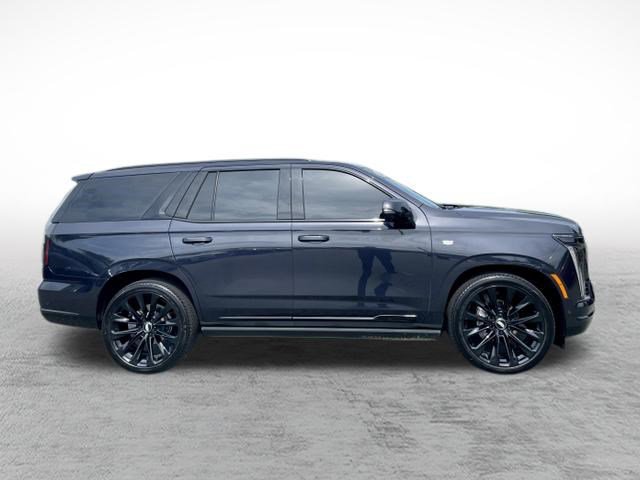 Used 2025 Cadillac Escalade Sport Platinum w/ LPO, ONYX Package AWD/4WD image 4
