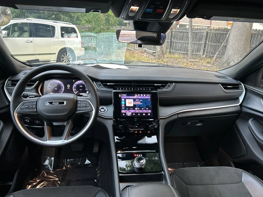 New 2025 Jeep Grand Cherokee L Laredo AWD/4WD image 27