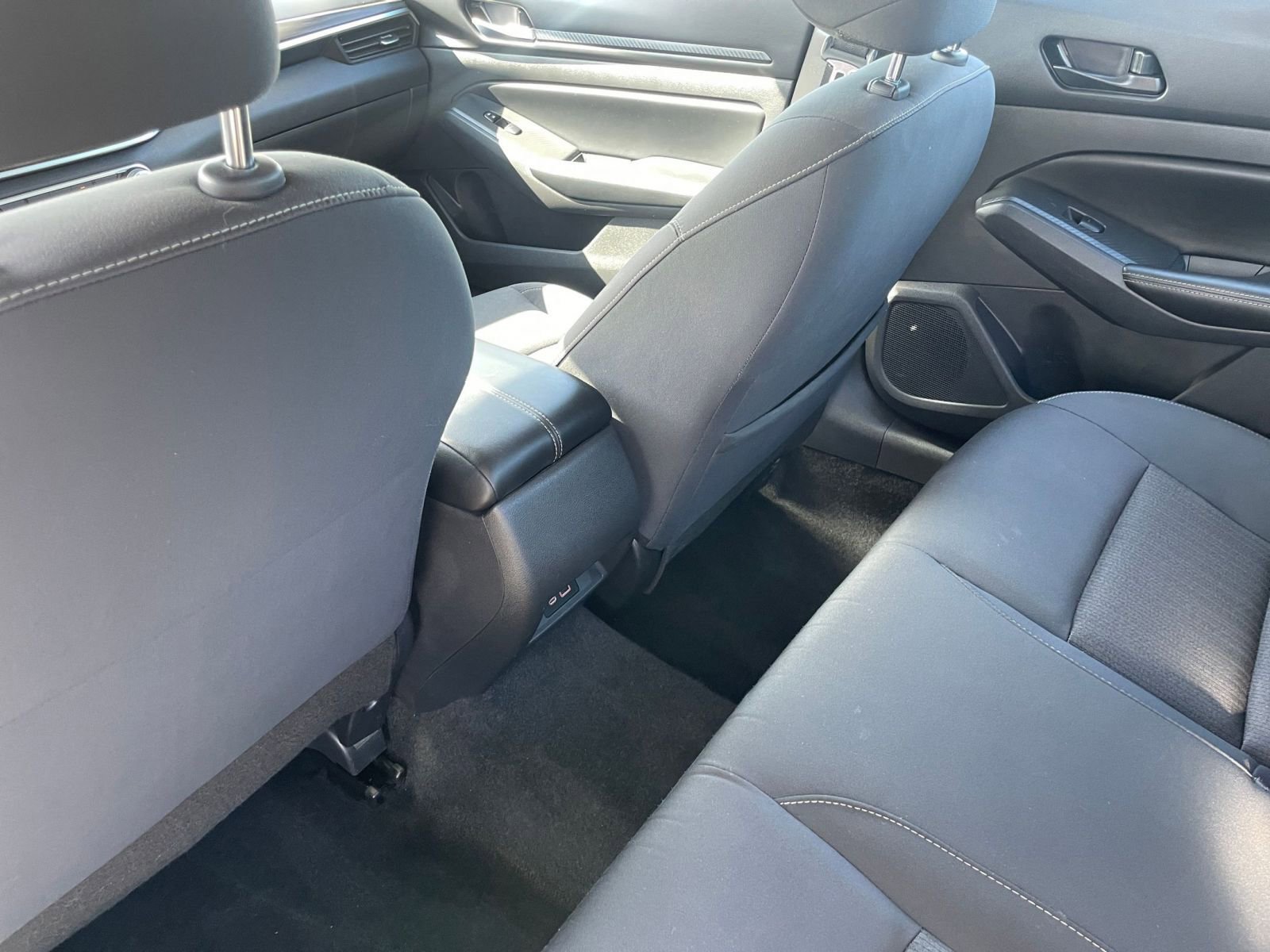 Used 2025 Nissan Altima 2.5 SV image 23