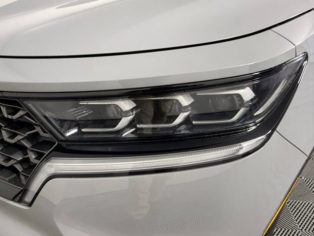 Used 2023 Kia Sorento SX Prestige image 13