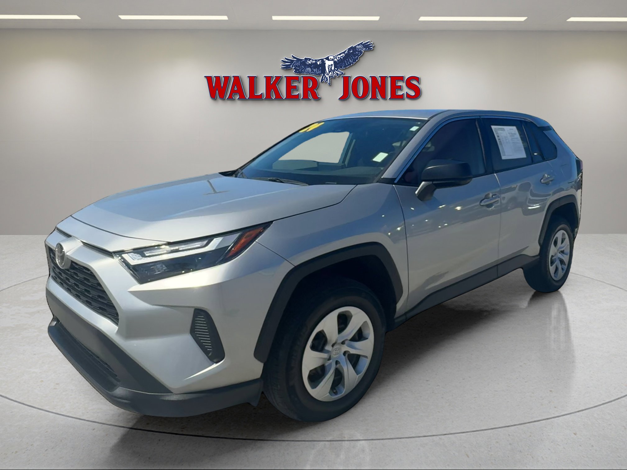 Used 2024 Toyota RAV4 LE image 8