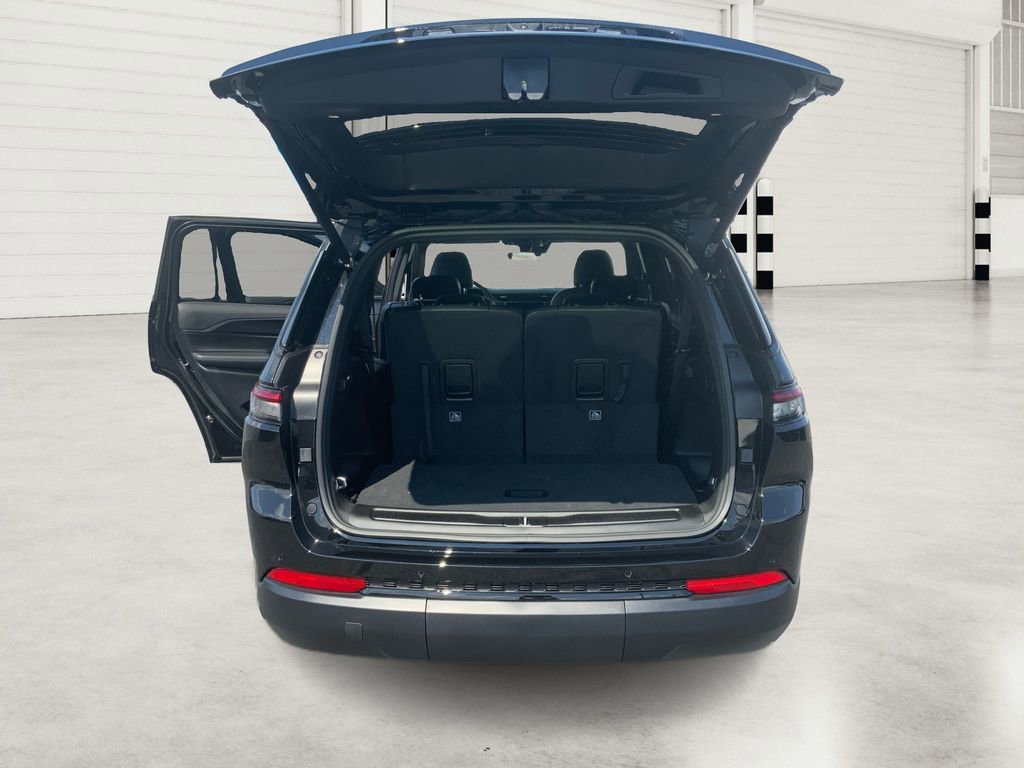 New 2025 Jeep Grand Cherokee L Altitude image 11
