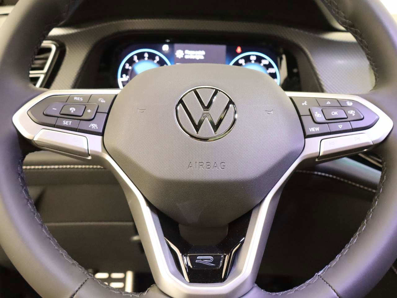 New 2026 Volkswagen Atlas Cross Sport SEL Premium R-Line AWD/4WD image 11