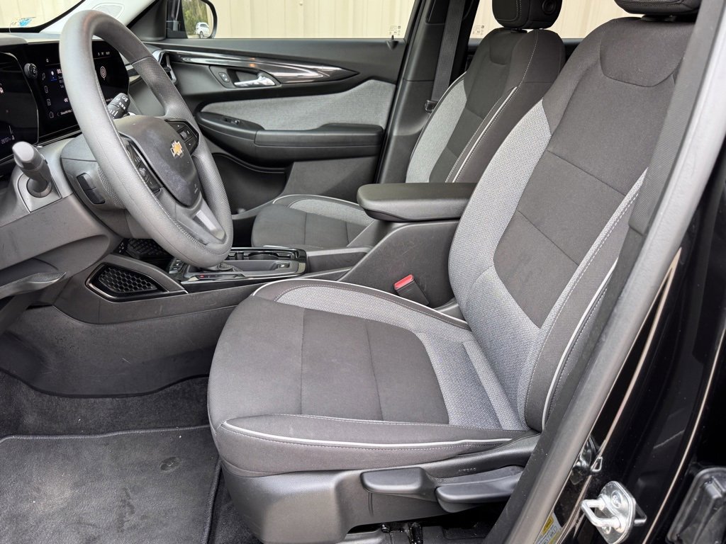Used 2025 Chevrolet TrailBlazer LT image 7