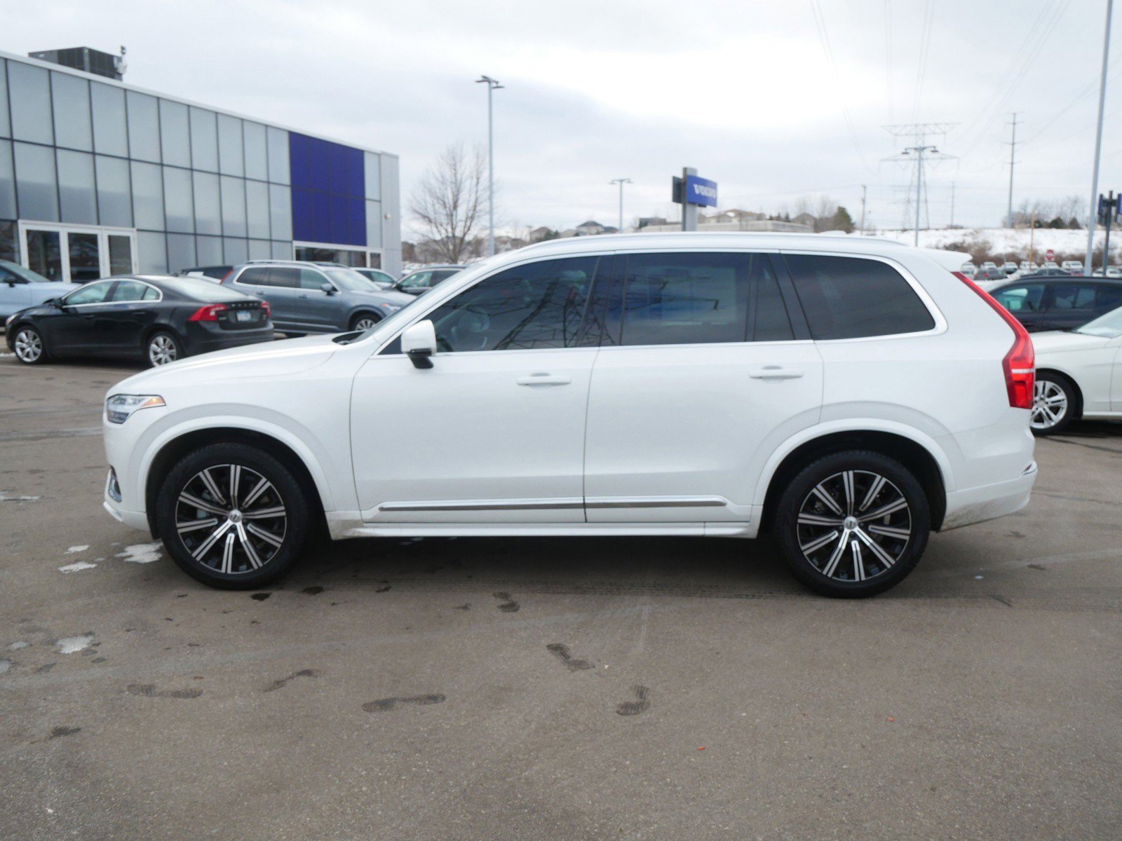Certified 2024 Volvo XC90 B6 Core w/ Climate Package image 4
