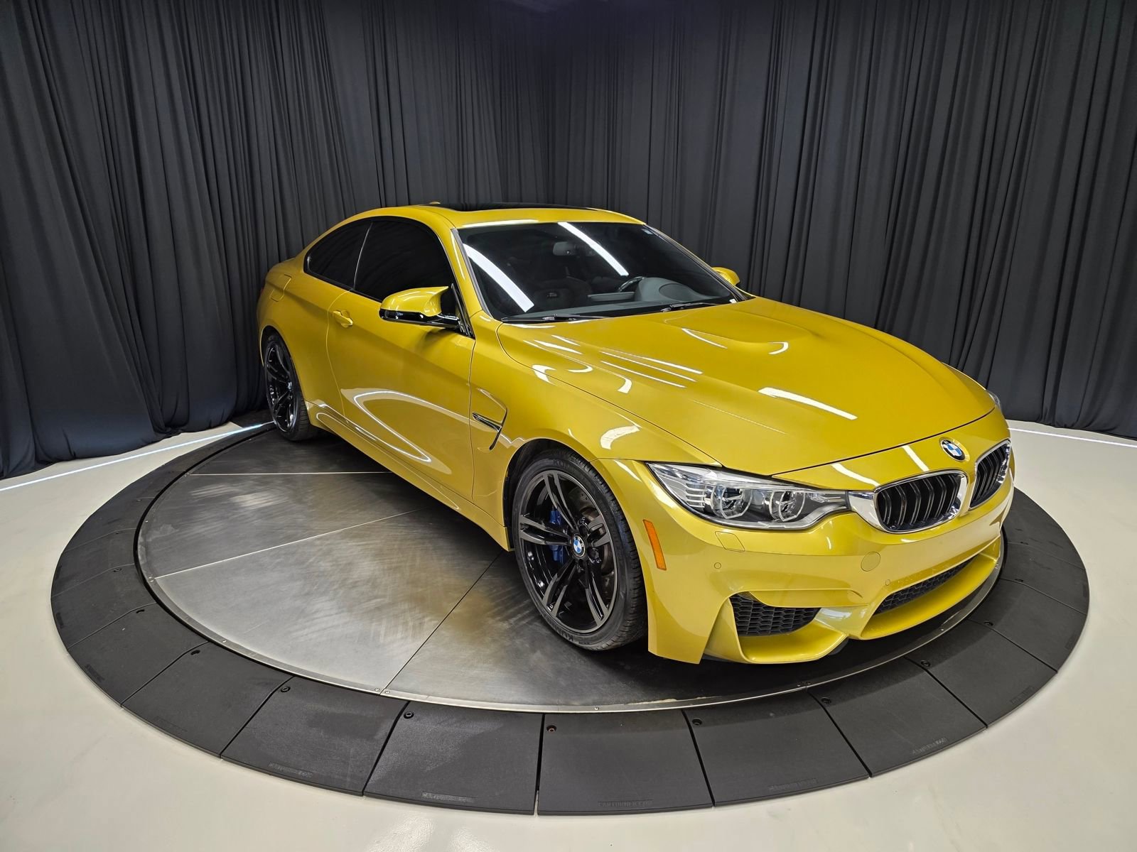 Used 2015 BMW M4 Coupe image 4